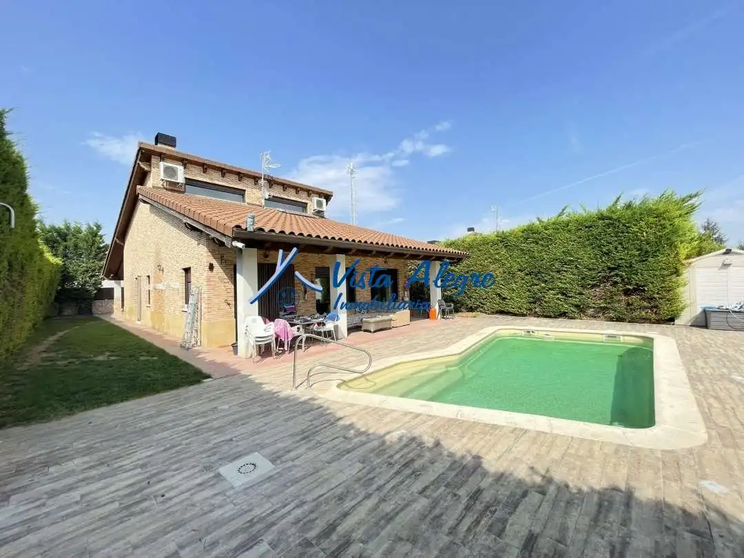 Xalet amb piscina en venda a Calle Miguel de Cervantes, imagen 3