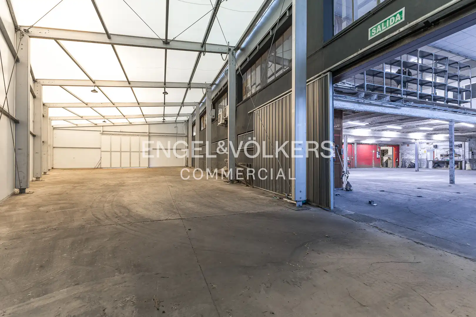 Vista exterior de Nau industrial en venda en El Prat de Llobregat