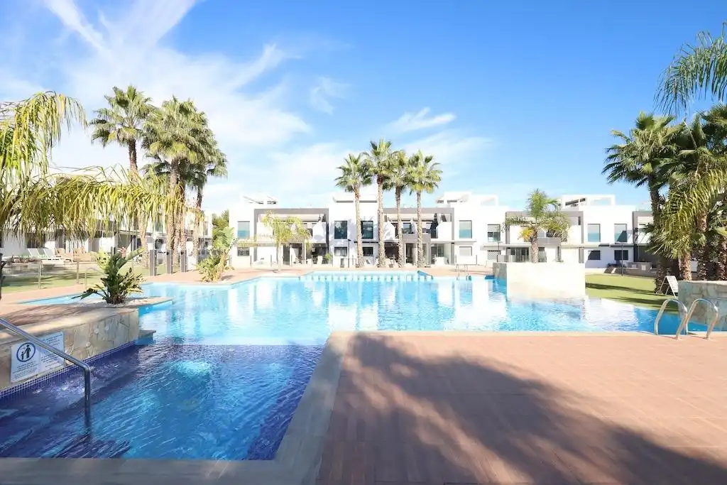 Apartamento con piscina en venta en Calle Granate, imagen 3
