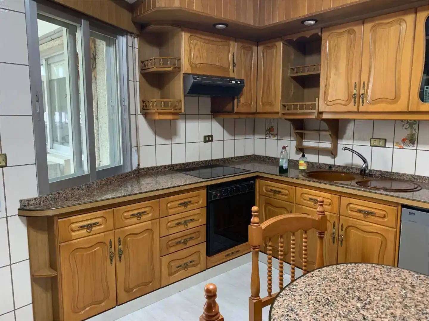 Cuina de Pis en venda en Chantada amb Parquet, Traster i Moblat