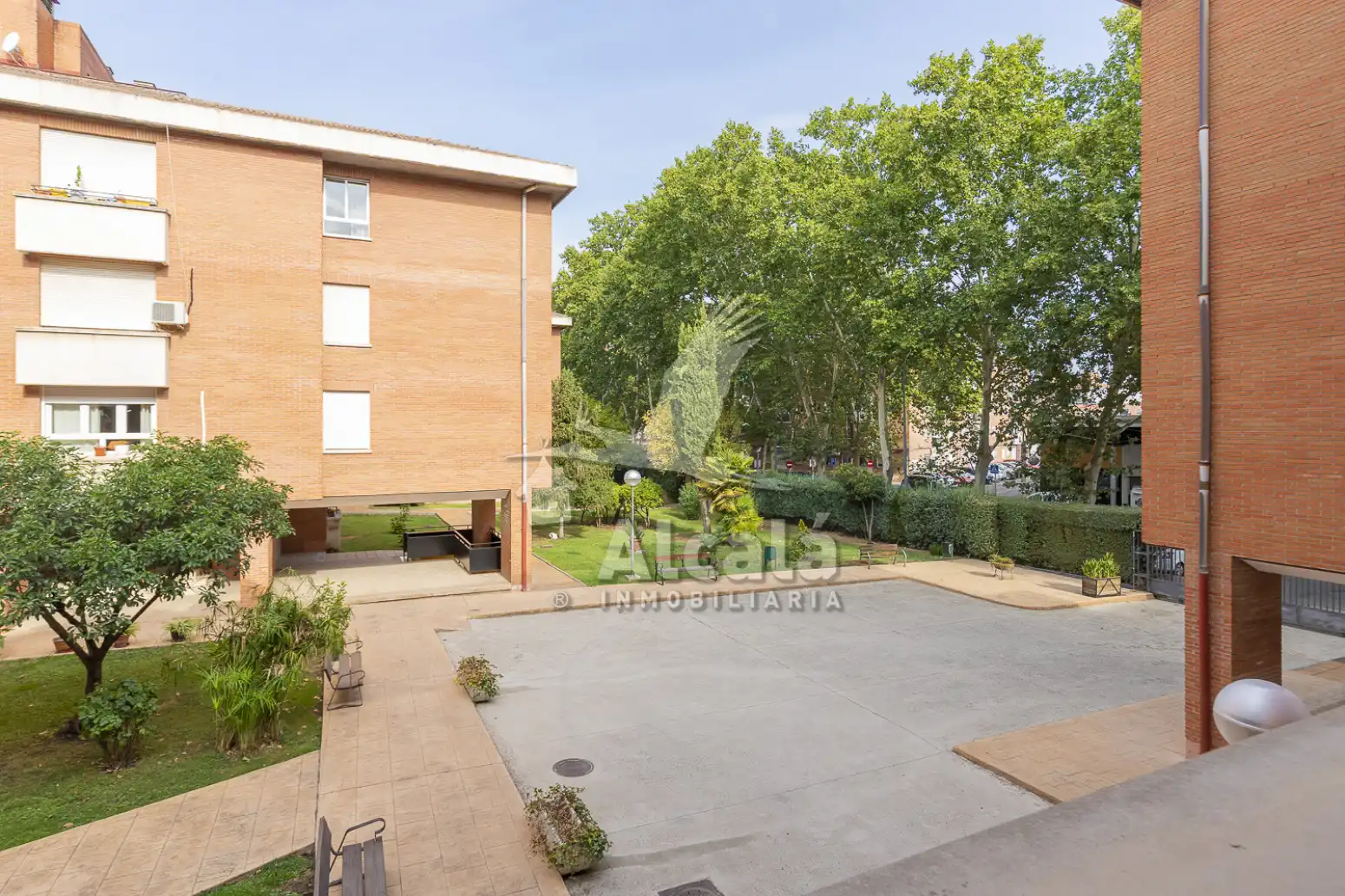 Jardí de Pis en venda en Alcalá de Henares amb Aire condicionat, Calefacció i Moblat