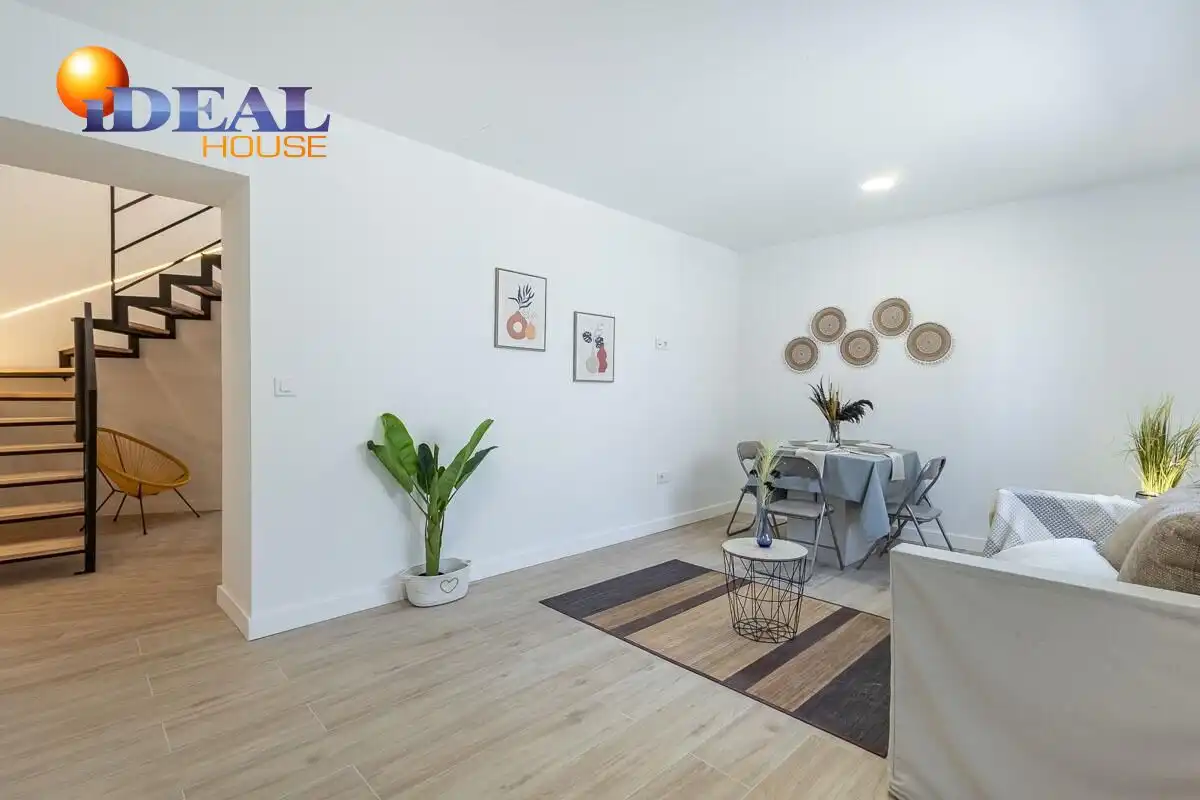 Adosado con terraza en venta en ACERA SOL(ROM) 7, imagen 2
