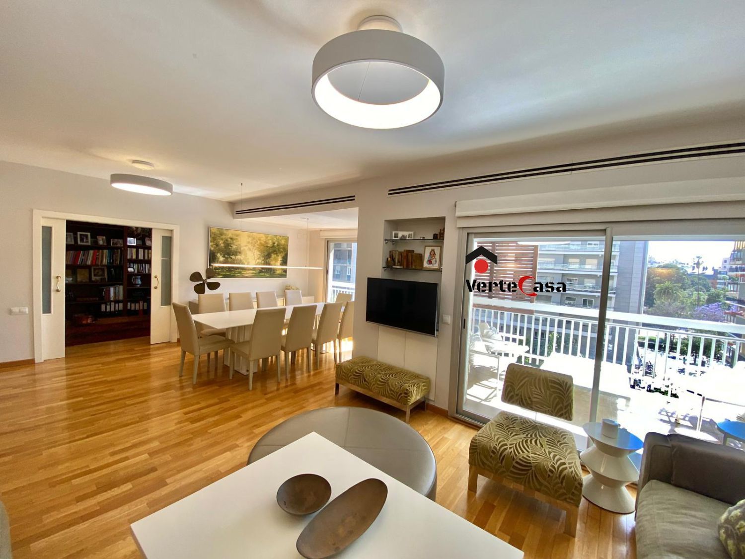 Exterior view of Flat for sale in  Valencia Capital  with Air Conditioner, Heating and Parquet flooring