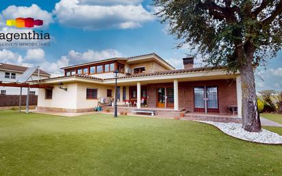 Vista exterior de Casa o xalet en venda en Sils amb Aire condicionat, Calefacció i Terrassa