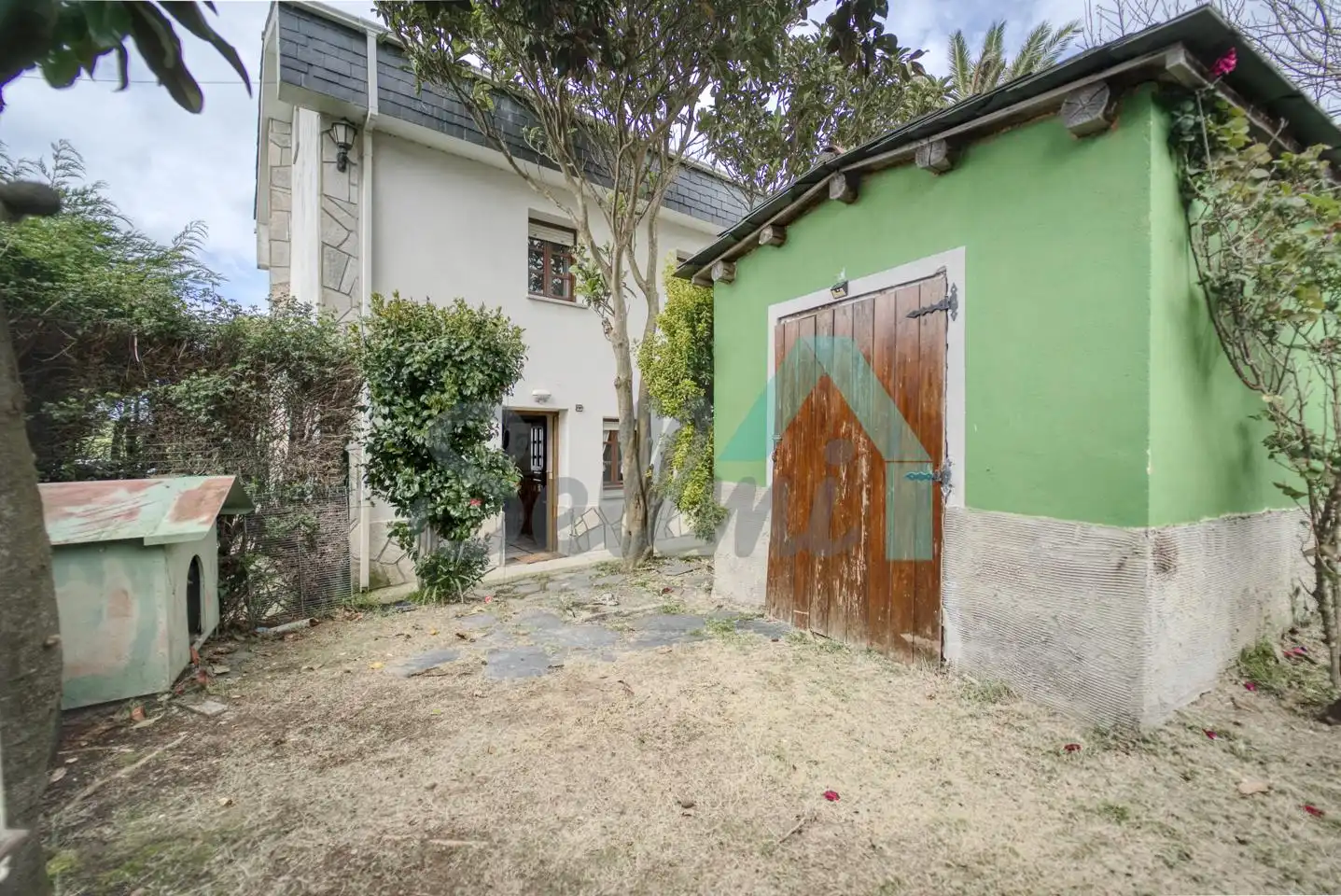 Vista exterior de Casa o chalet en venta en Castropol con Calefacción y Jardín privado