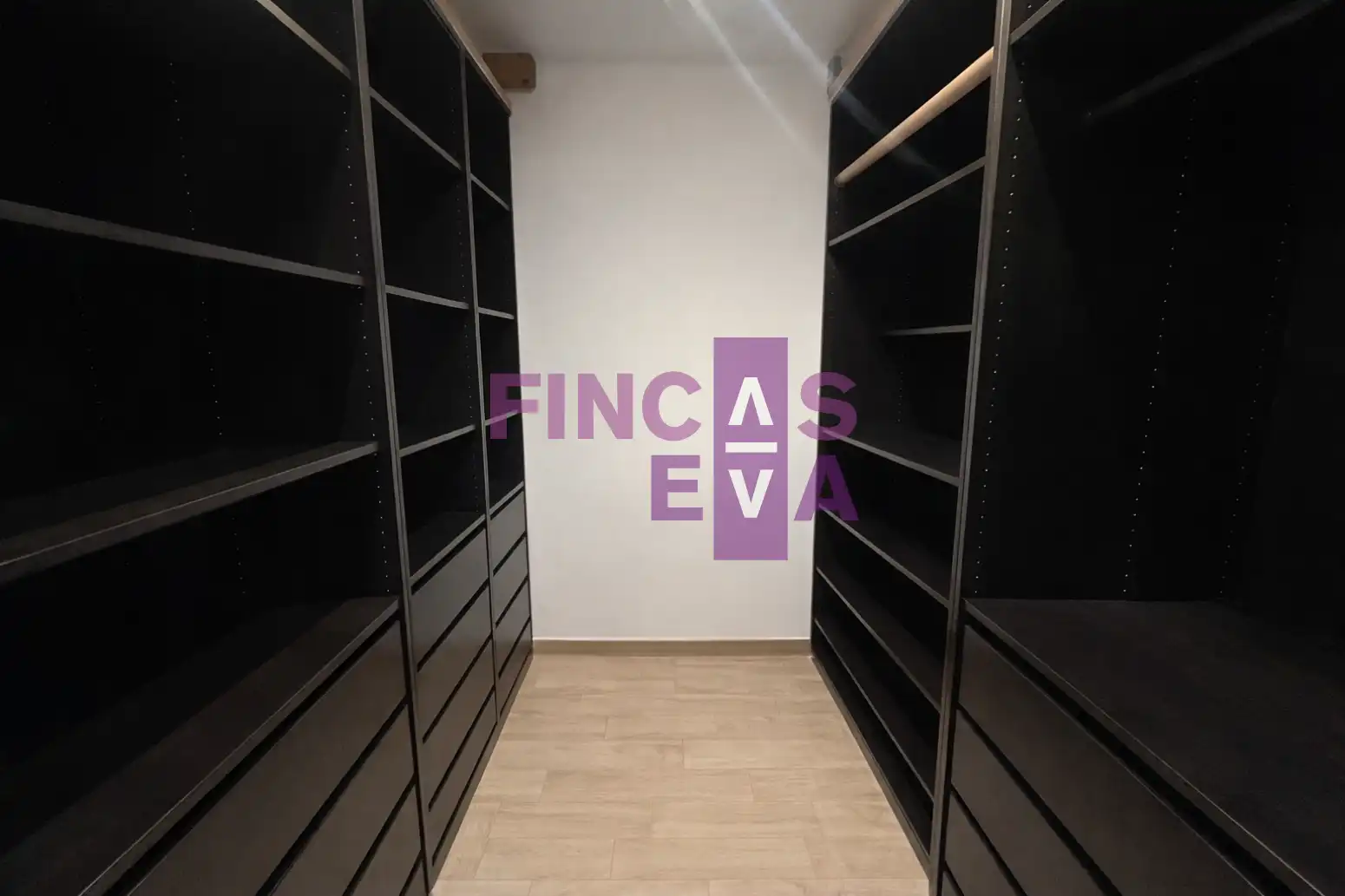 Flat for sale in Barcelona  with Air Conditioner and Heating