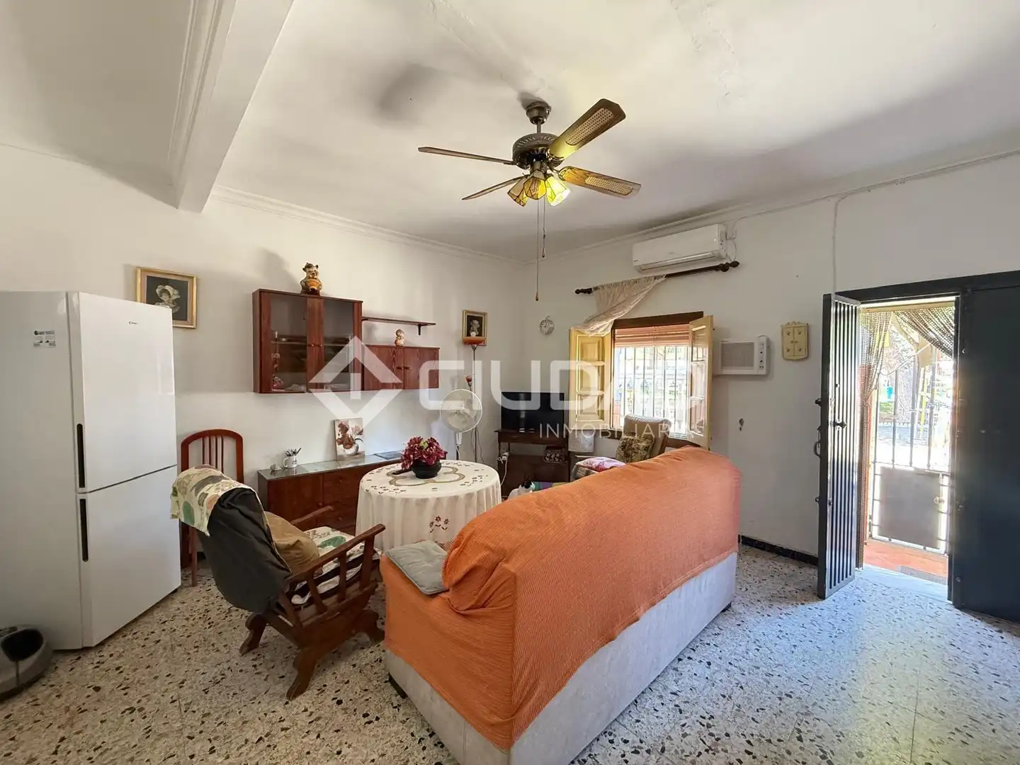 Sala d'estar de Casa o xalet en venda en Chipiona amb Aire condicionat