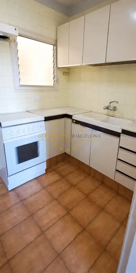 Cocina de Piso en venta en Terrassa con Calefacción, Amueblado y Horno