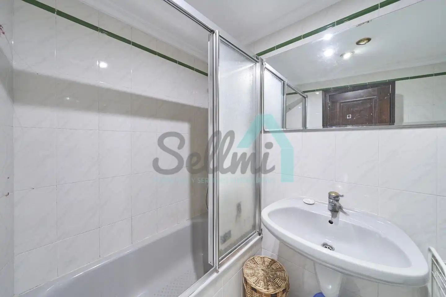 Flat for rent in Félix Aramburu, Auditorio - Seminario - Parque de Invierno