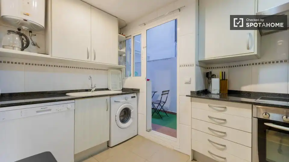 Appartamento con terrazza in affitto a Ciutat Vella, imagen 10