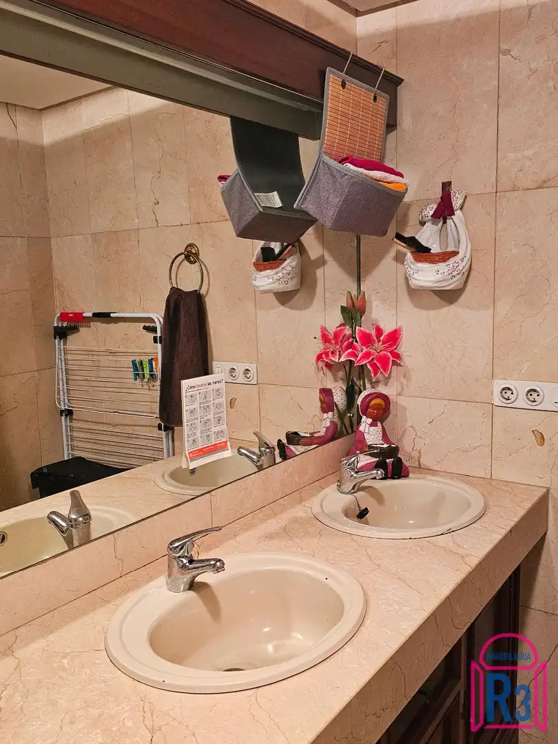 Badezimmer von Wohnung zum Verkauf in León Capital  mit Heizung, Terrasse und Abstellraum