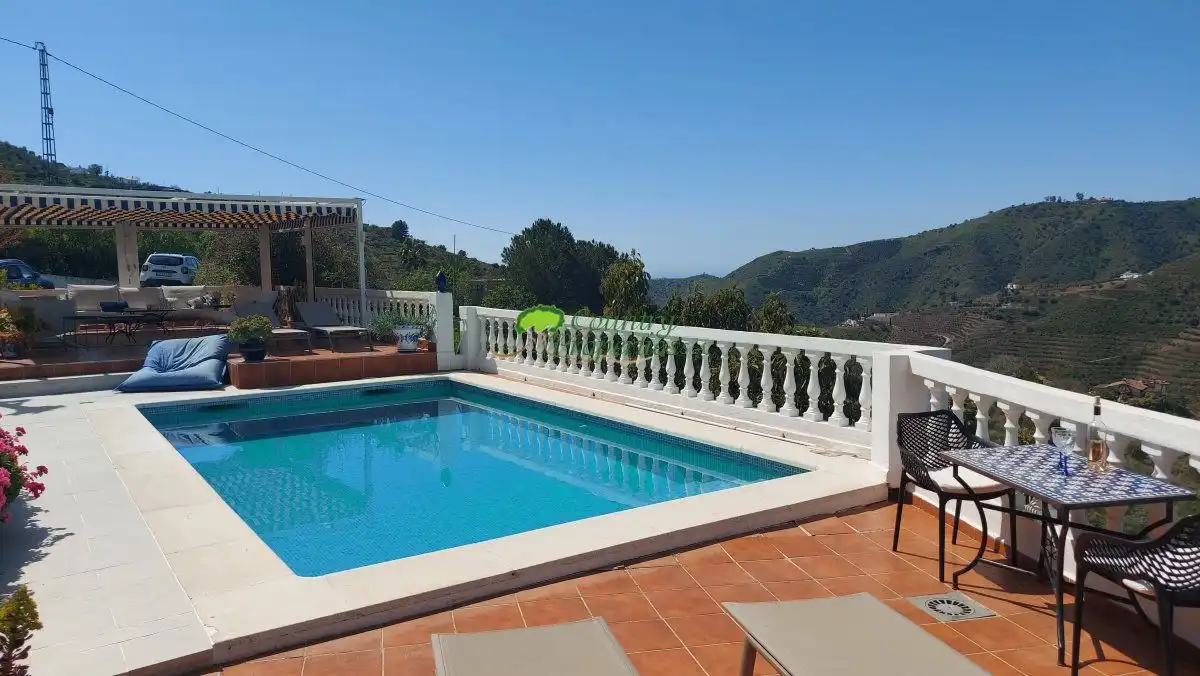 Piscina de Finca rústica en venta en Torrox con Aire acondicionado, Calefacción y Jardín privado