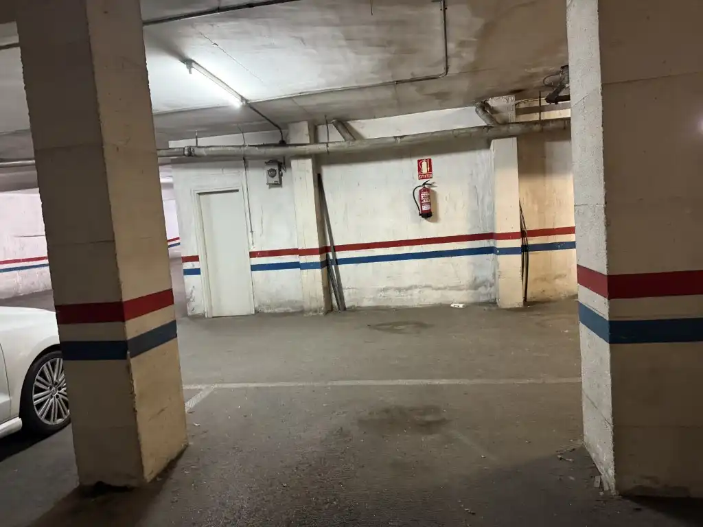 Garage zum Verkauf in Avenida Isabel La Catolica D', La Florida
