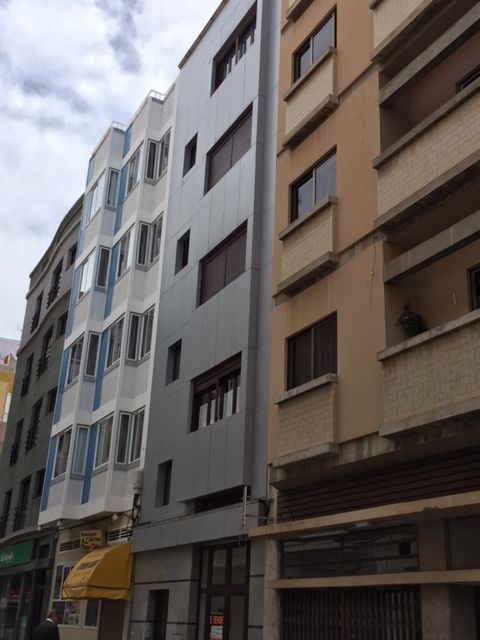 Vista exterior de Local en venta en Las Palmas de Gran Canaria con Aire acondicionado y Calefacción