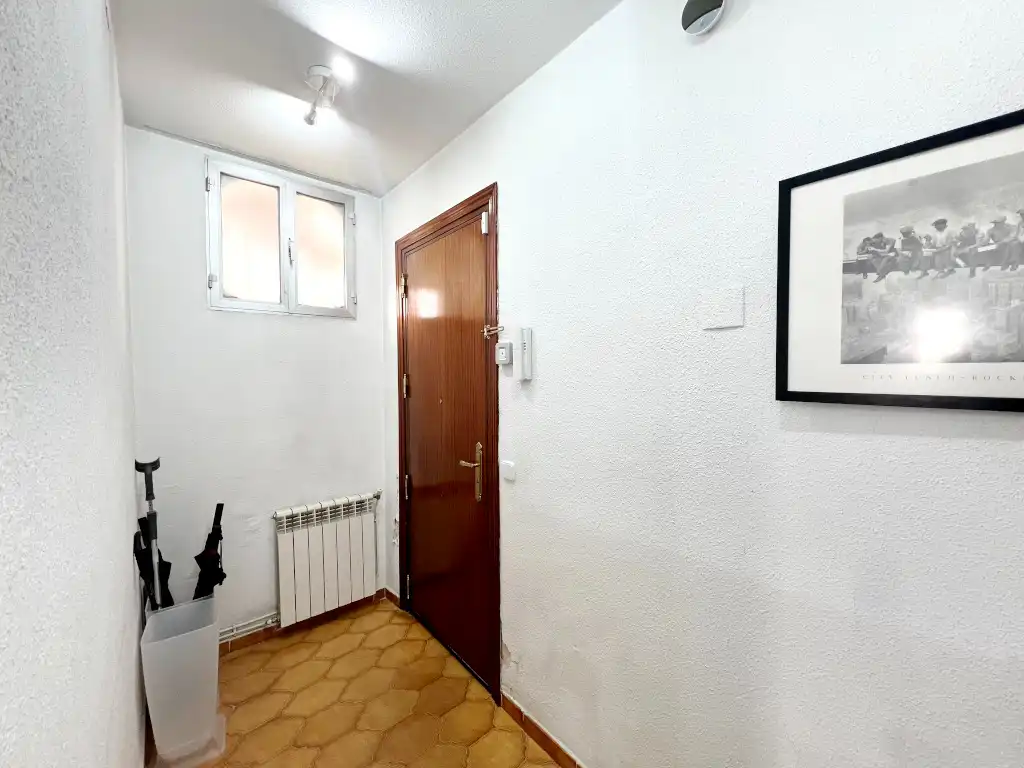 Wohnung zum Verkauf in Madrid mit Klimaanlage, Heizung und Privatgarten