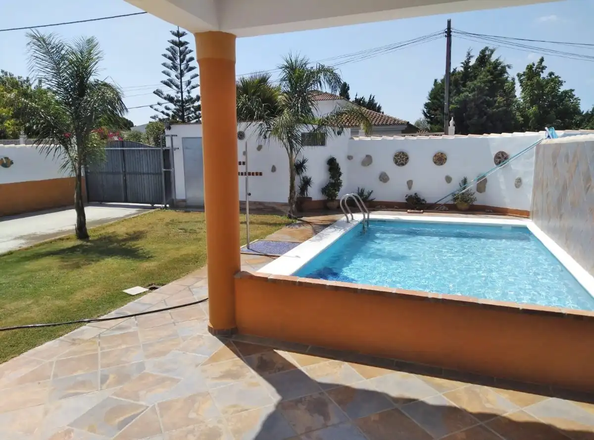 Piscina de Casa o xalet en venda en Chiclana de la Frontera amb Jardí privat, Terrassa i Piscina