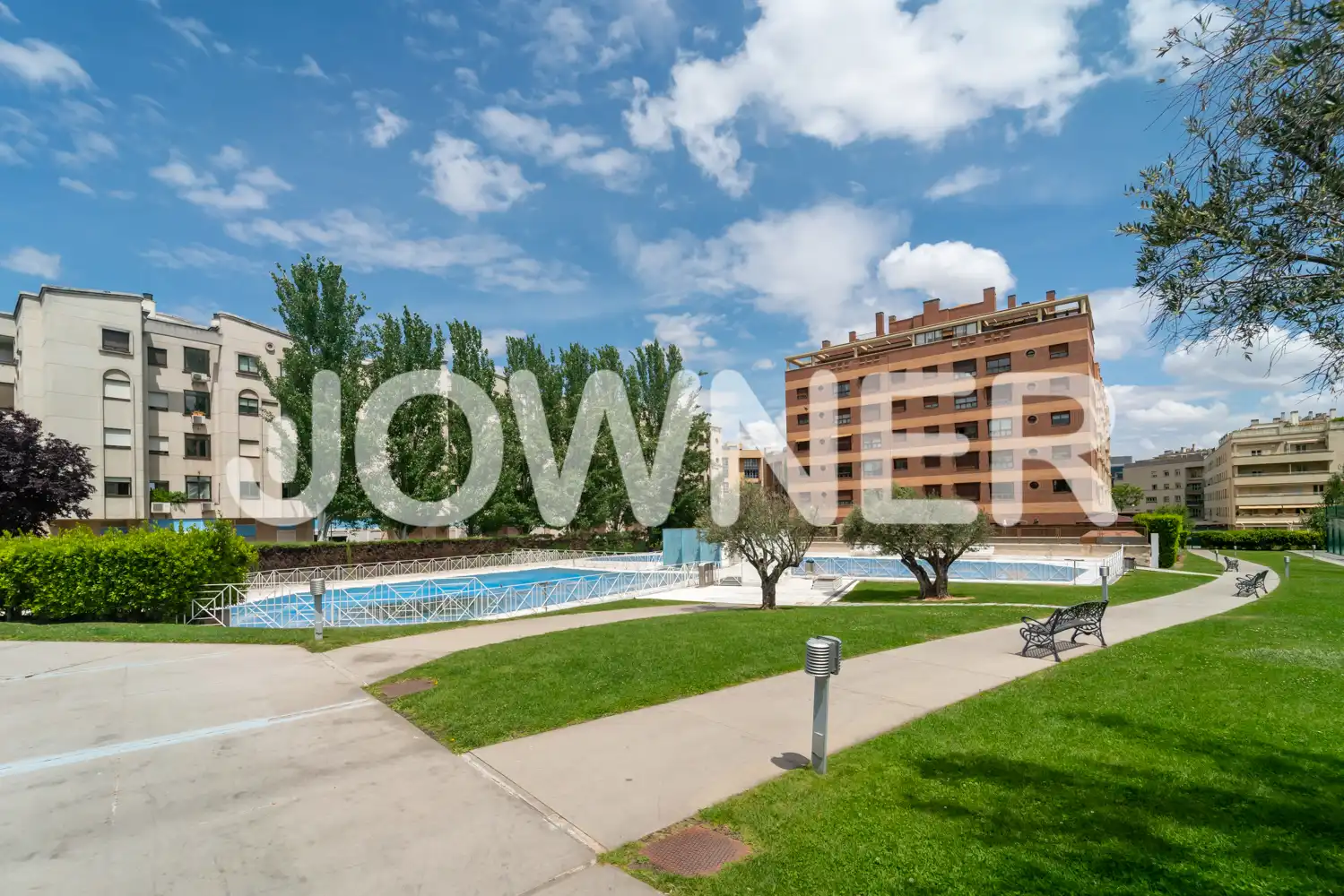 Swimming pool of Flat for rent in Madrid  with Air Conditioner, Heating and Terrace