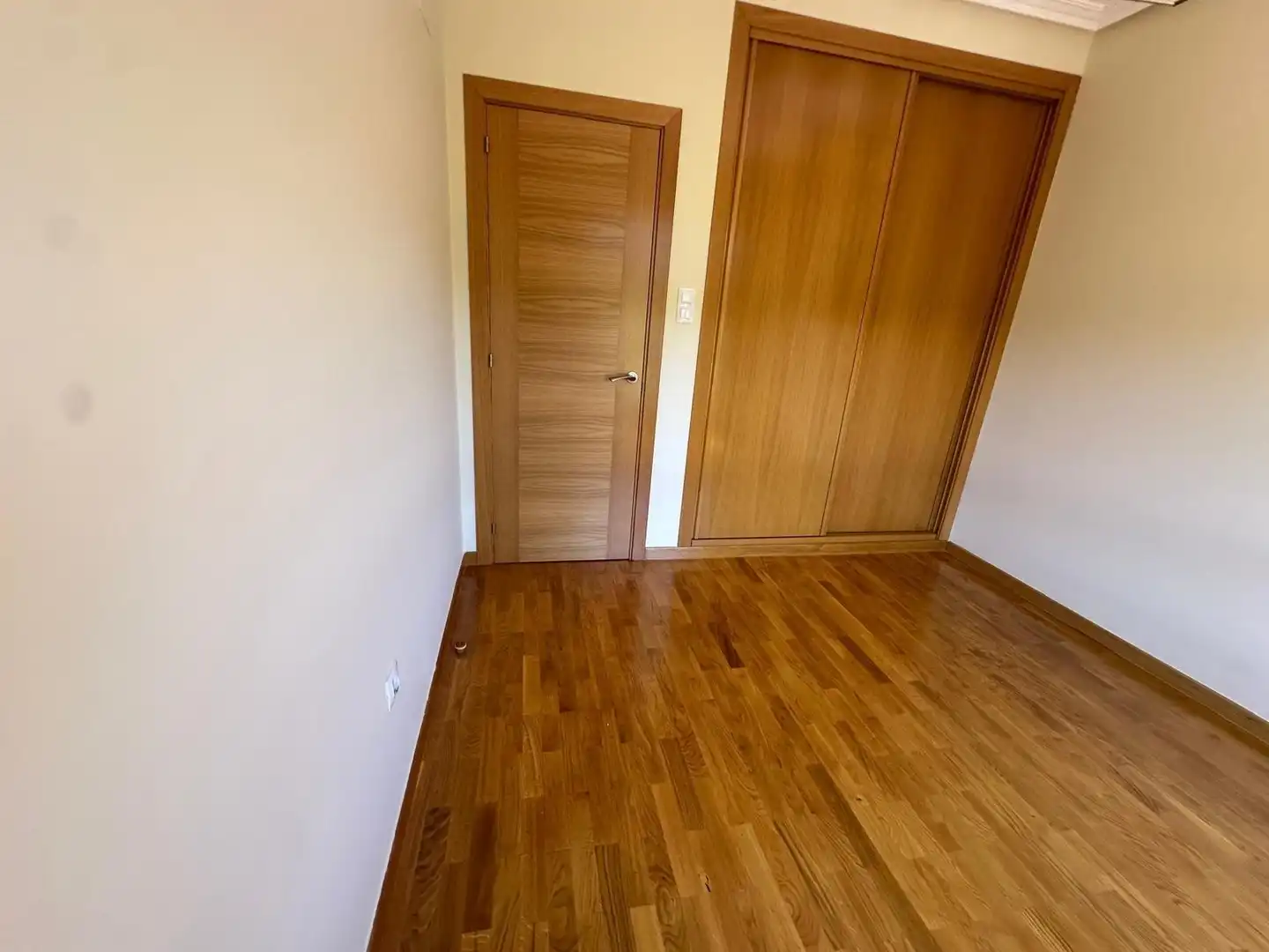 Dormitori de Casa adosada en venda en Coles amb Calefacció, Jardí privat i Terrassa
