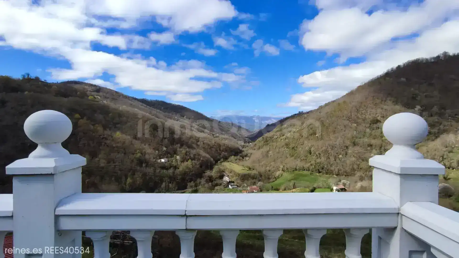 Terrassa de Casa o xalet en venda en Mieres (Asturias)