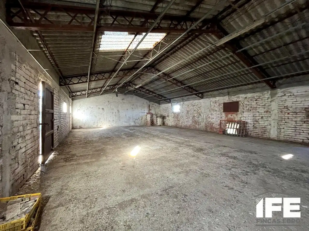 Industrial buildings for sale in Alagón