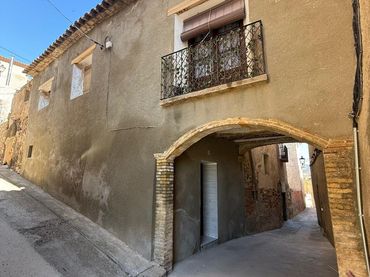 Casa rústica con balcón en venta en Fonz