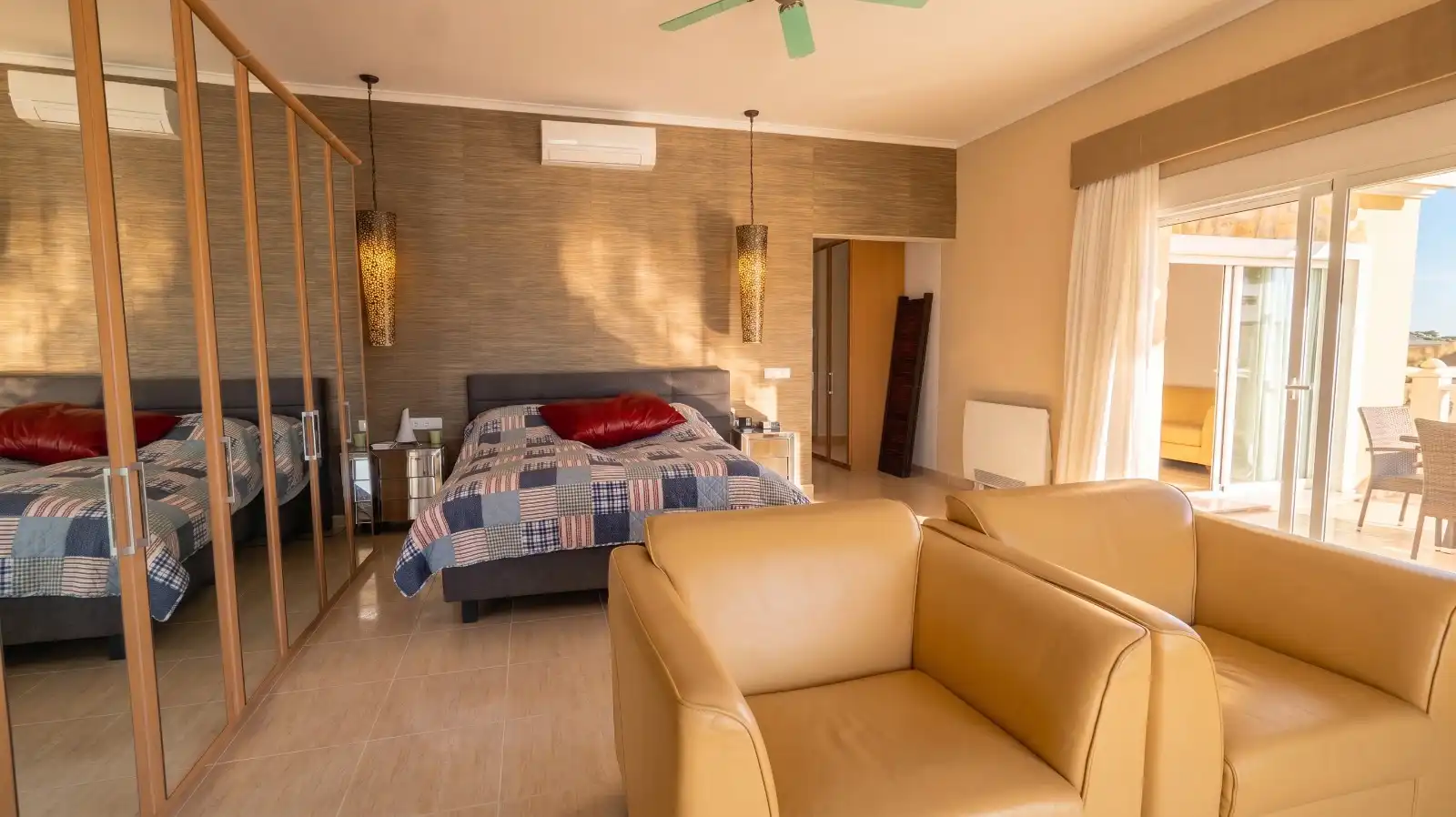 Sala d'estar de Casa o xalet en venda en El Ràfol d'Almúnia amb Aire condicionat, Calefacció i Jardí privat