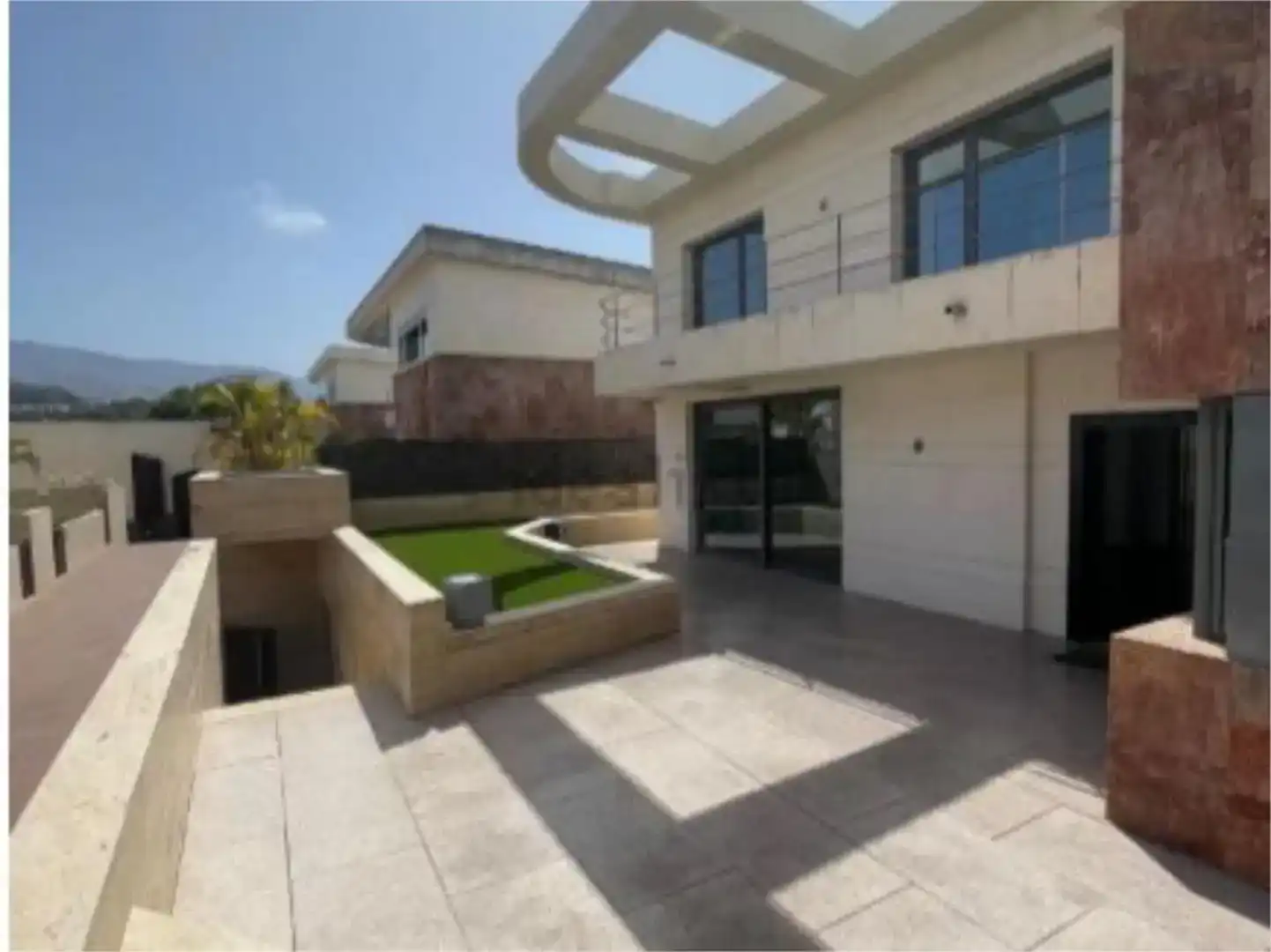 Vista exterior de Casa o xalet en venda en Santa Brígida amb Aire condicionat, Jardí privat i Parquet