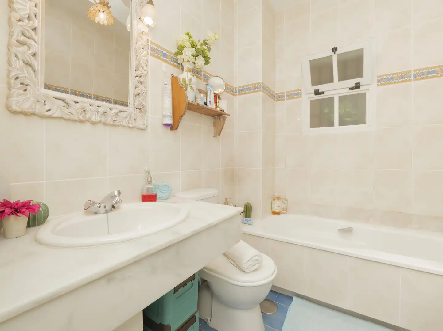 Baño de Piso en venta en Mijas con Terraza, Piscina y Internet