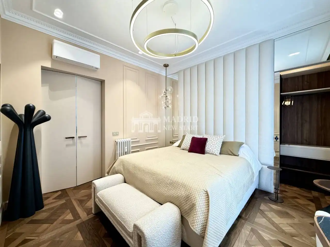 Schlafzimmer von Wohnung zur Miete in Madrid mit Klimaanlage, Heizung und Terrasse