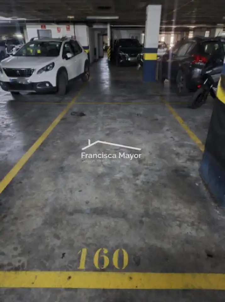 Parkplatz von Wohnung zum Verkauf in Valencia mit Möbliert