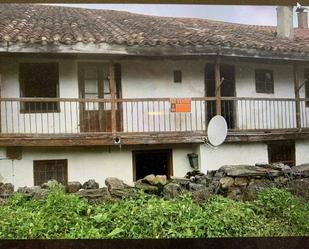 Vista exterior de Casa adosada en venda en Santiurde de Reinosa amb Jardí privat