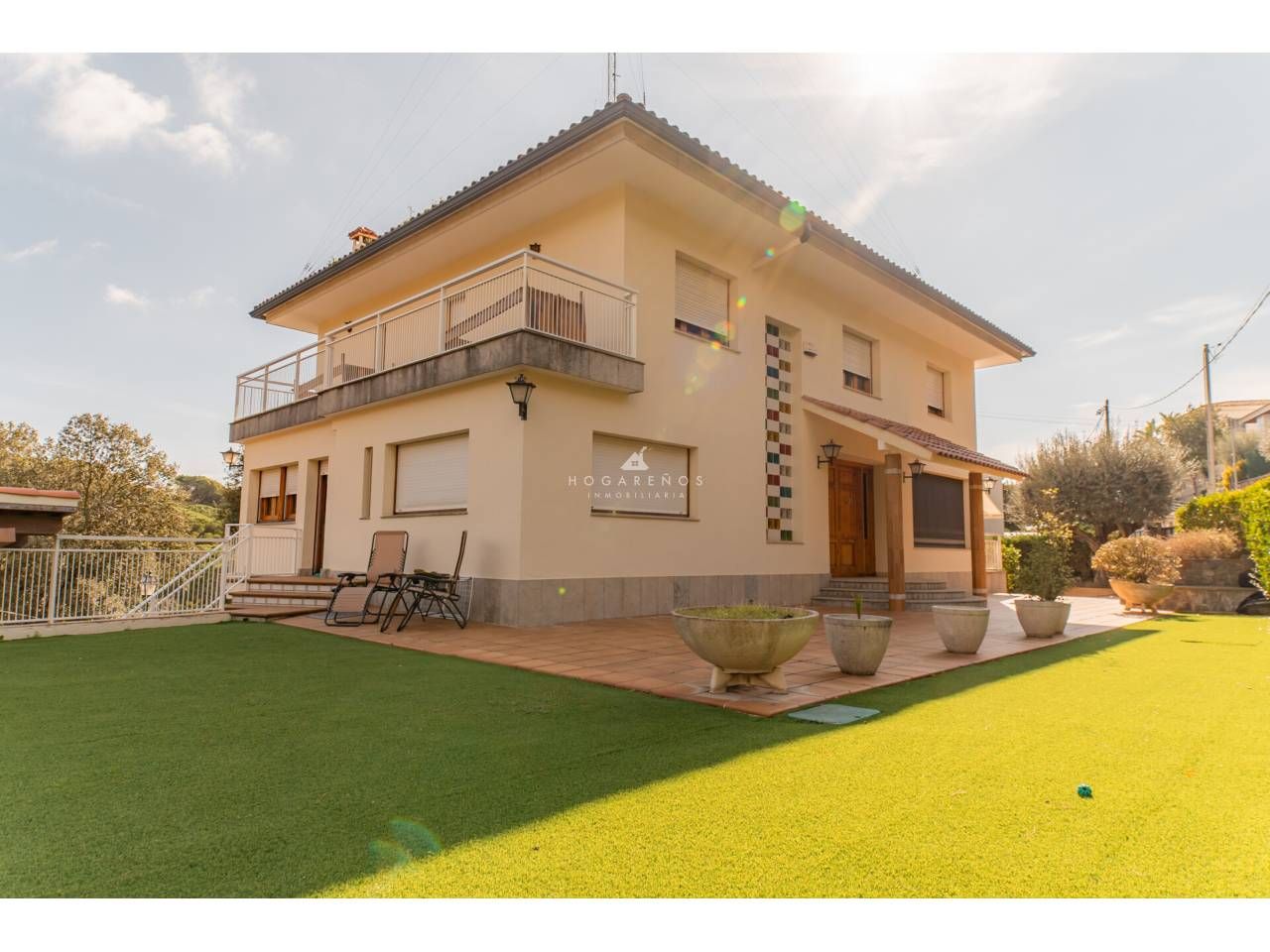 Vista exterior de Casa o xalet en venda en Mataró amb Aire condicionat, Calefacció i Jardí privat