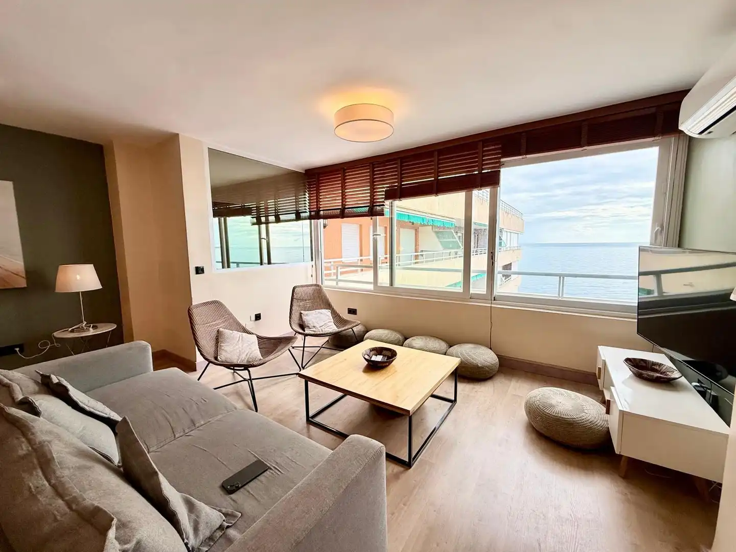 Sala de estar de Piso en venta en Roquetas de Mar con Aire acondicionado, Calefacción y Piscina comunitaria