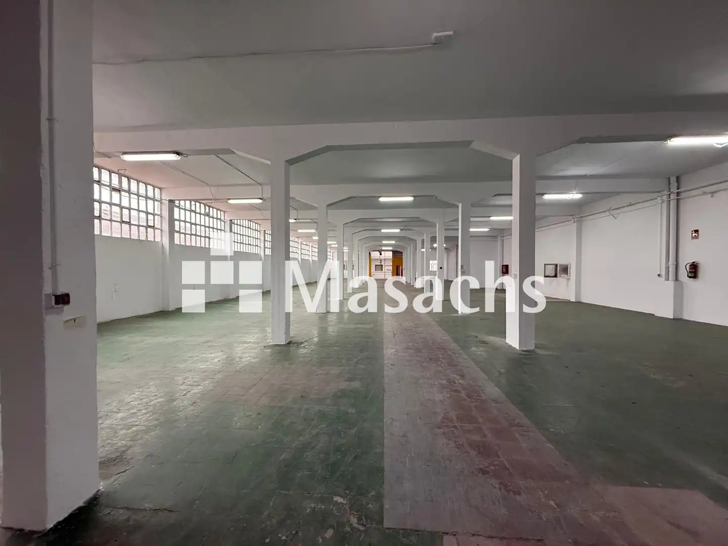 Fabrikhallen zur Miete in Sant Boi de Llobregat mit Alarm