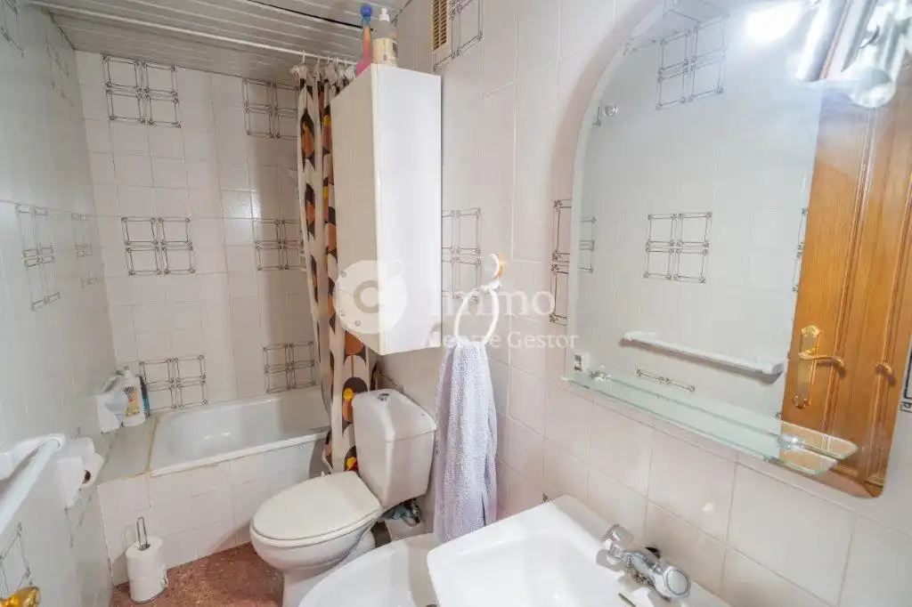 Baño de Piso en venta en Lleida con Aire acondicionado, Calefacción y Trastero