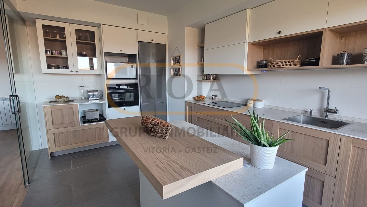 Kitchen of Flat for sale in Vitoria - Gasteiz  with Heating, Terrace and Storage room