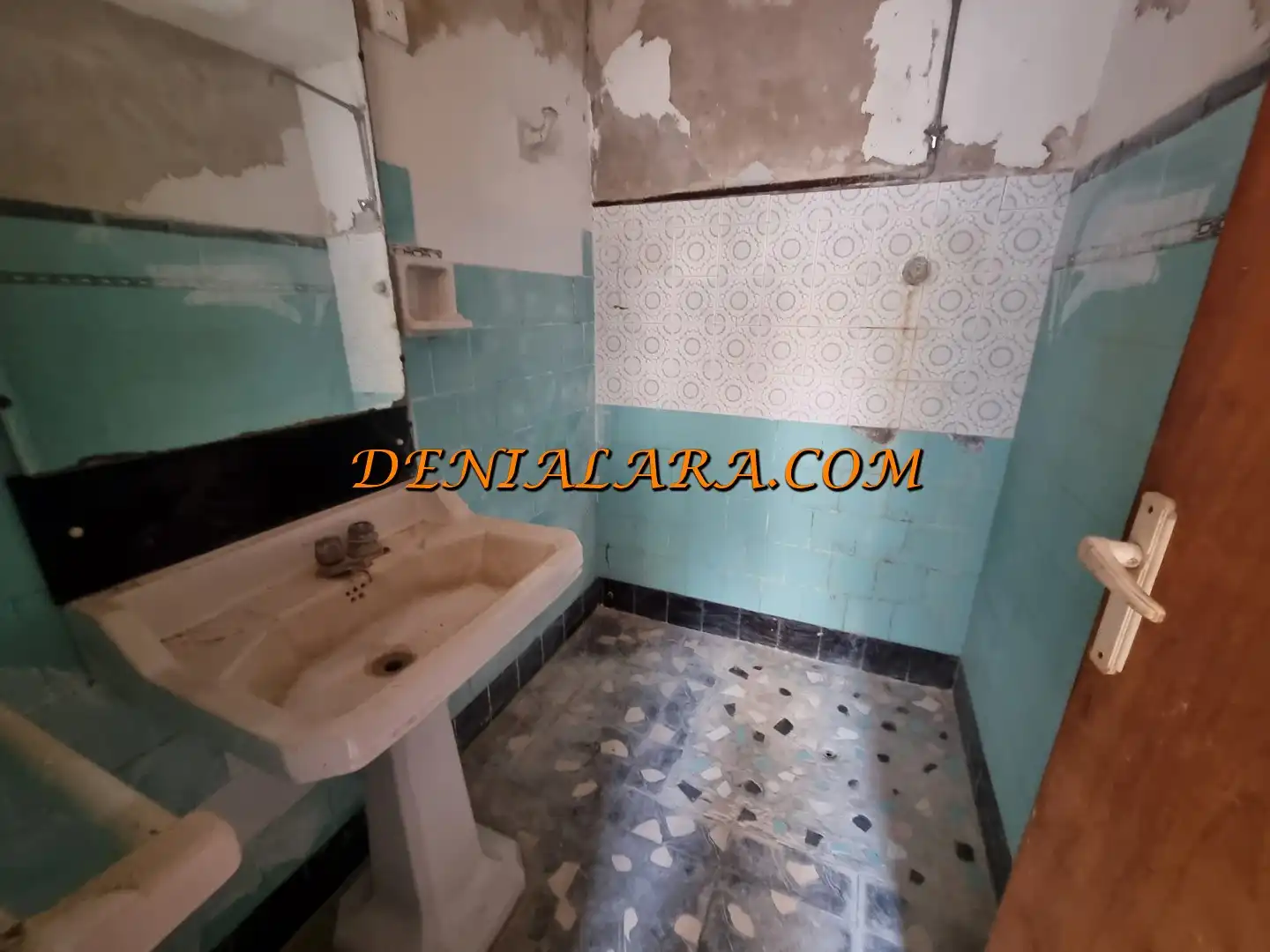 Bathroom of Houses for sale in Pedreguer  with Terrace and Storage room