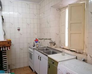 Cuina de Casa o xalet en venda en Torrecaballeros amb Calefacció