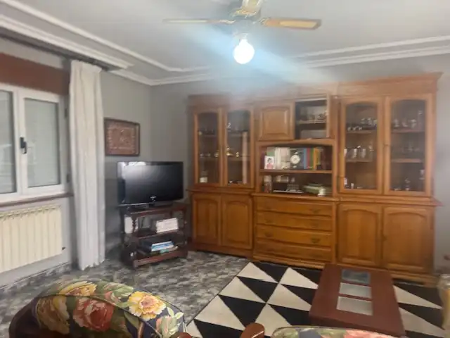 Sala d'estar de Casa o xalet en venda en Castropol amb Calefacció, Jardí privat i Parquet