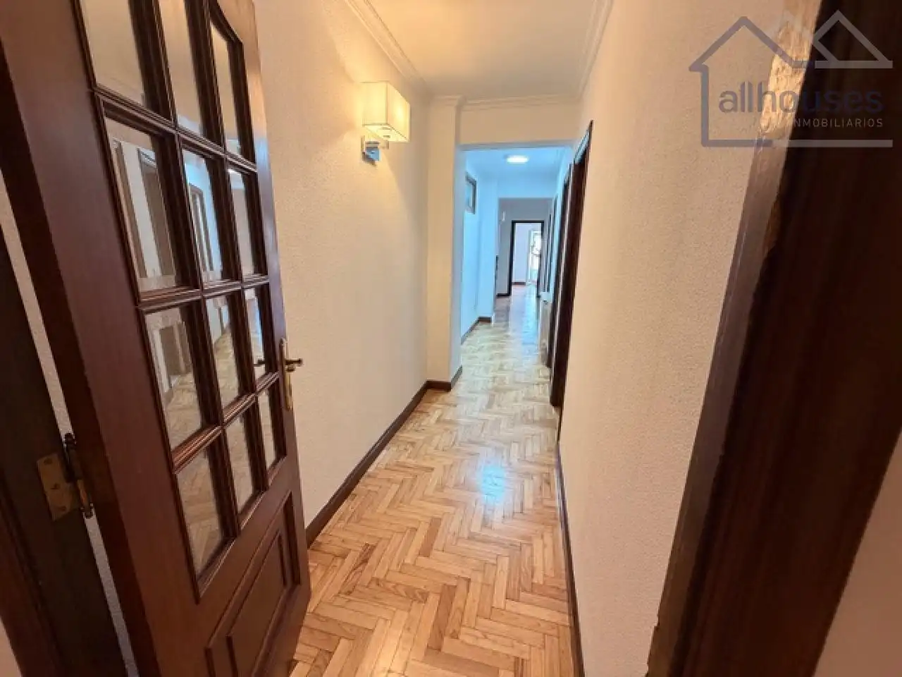 Piso en venta en Vigo  con Calefacción, Parquet y Terraza