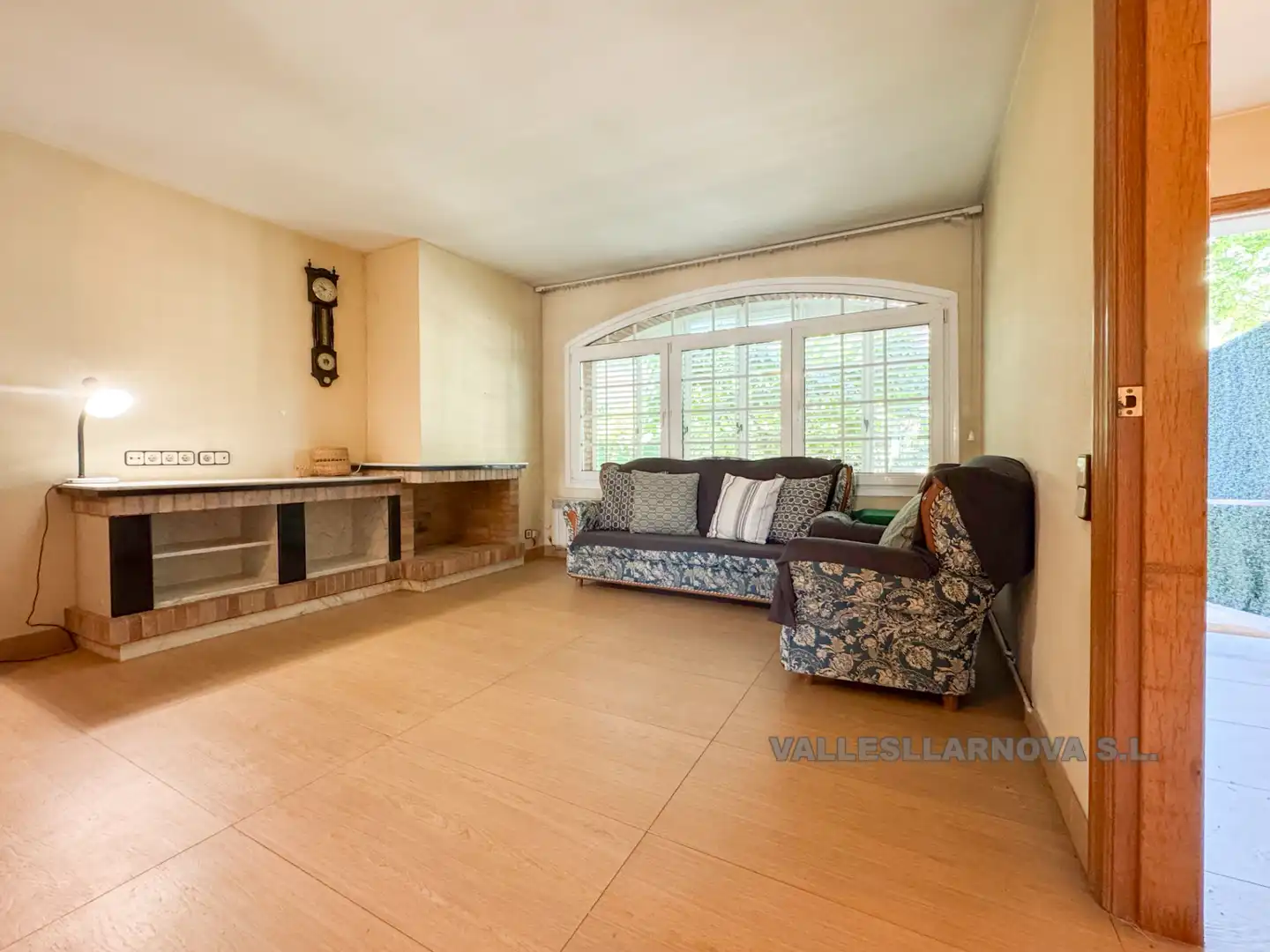 Sala de estar de Casa o chalet en venta en Mollet del Vallès con Calefacción, Jardín privado y Parquet