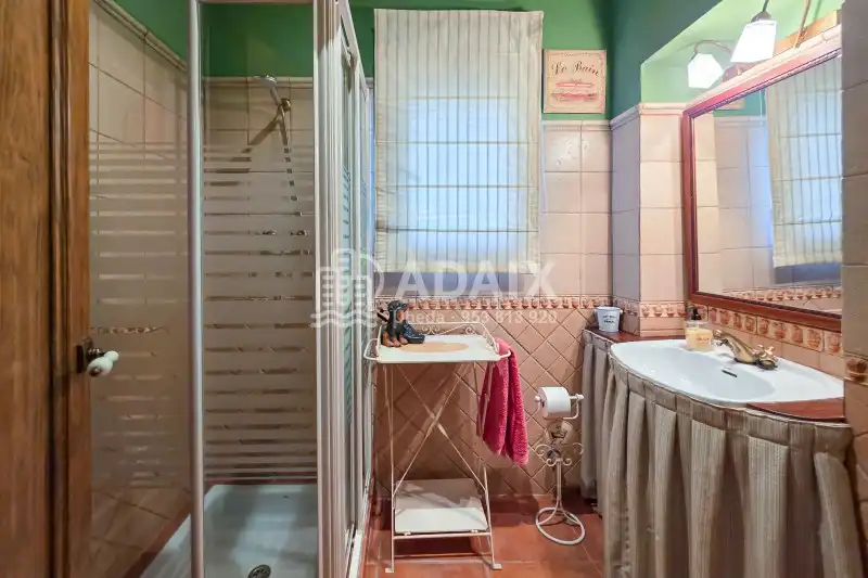 Habitación de Finca rústica en venta en Úbeda con Terraza, Trastero y Balcón