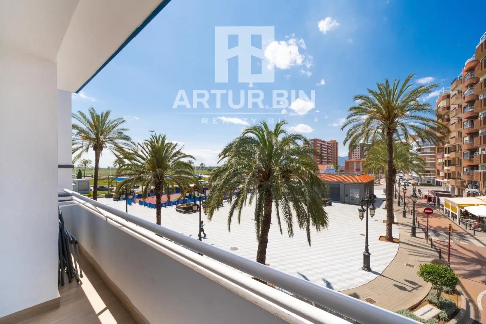 Außenansicht von Wohnung zur Miete in Cullera mit Heizung, Terrasse und Balkon