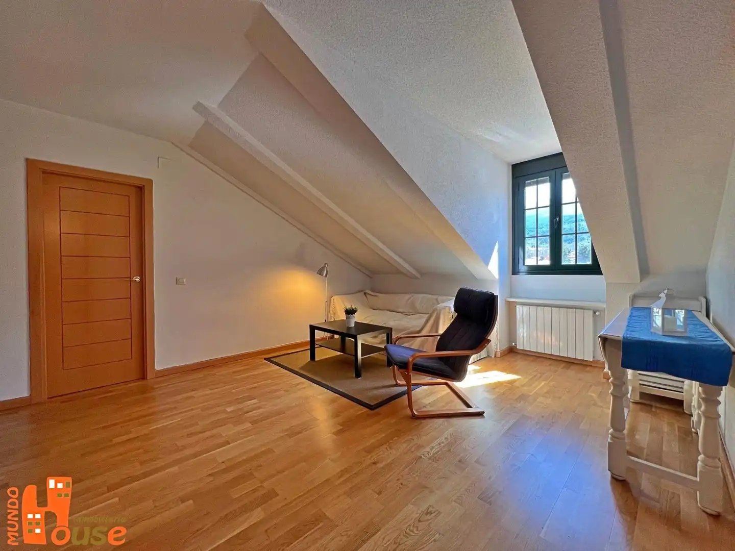 Sala de estar de Ático en venta en Real Sitio de San Ildefonso con Calefacción