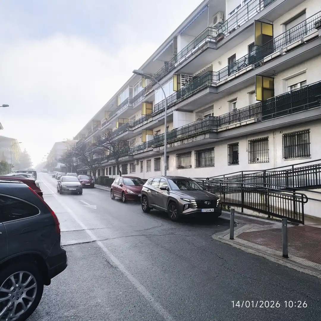 Study for rent in Calle Isla de la Toja, 14, Parque de la Coruña - Las Suertes