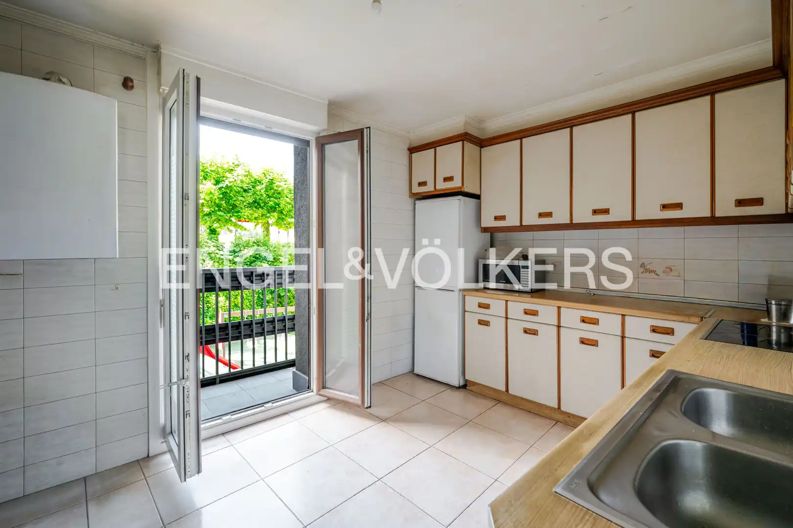 Cocina de Piso en venta en Donostia - San Sebastián  con Calefacción y Balcón