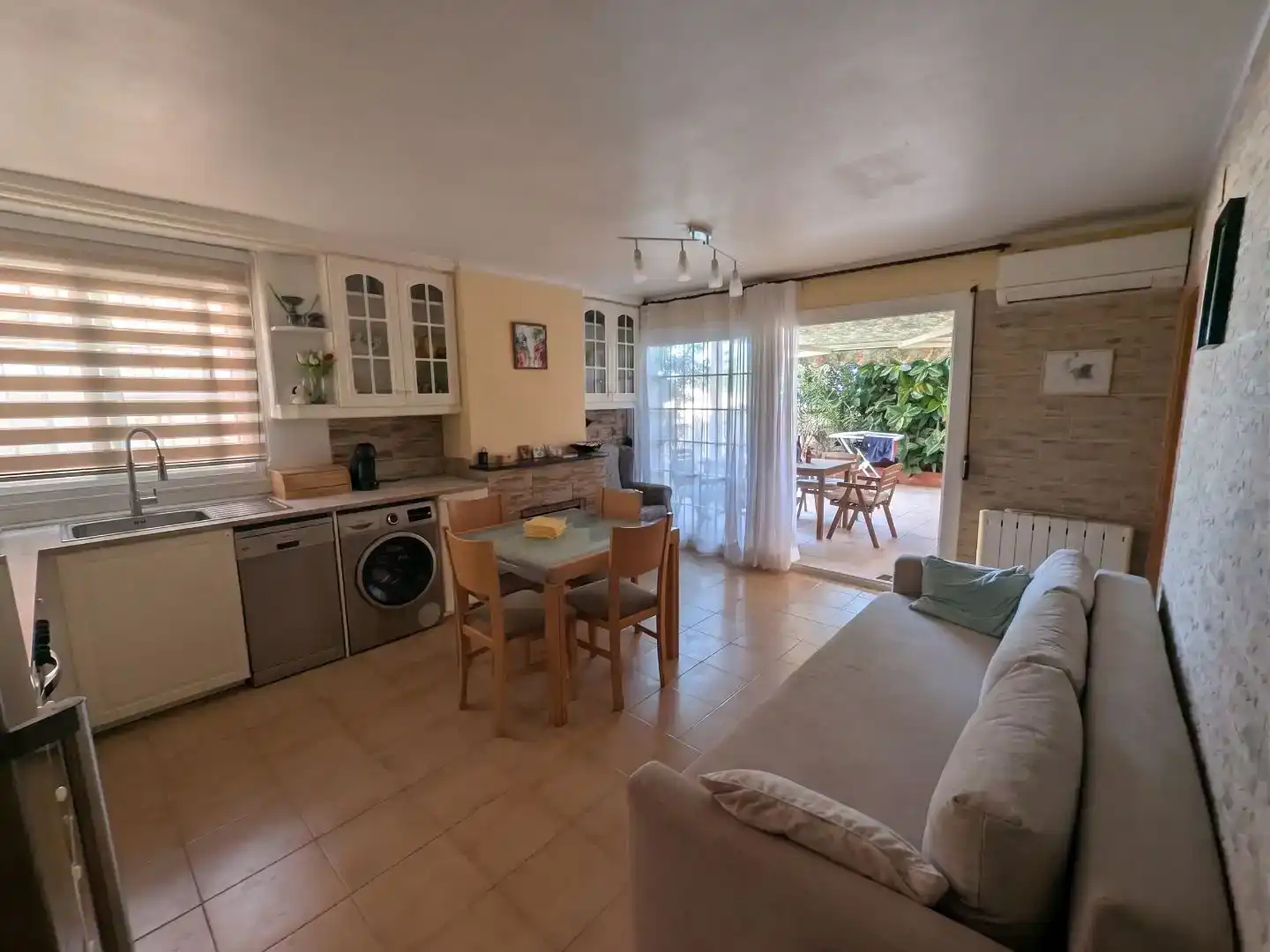 Cocina de Piso en venta en Cubelles con Aire acondicionado, Jardín privado y Amueblado