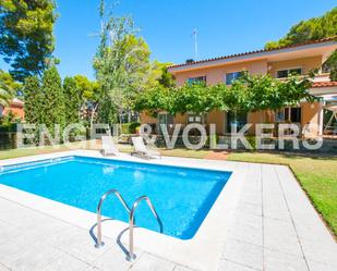 Vista exterior de Casa o xalet en venda en Salou amb Aire condicionat, Terrassa i Piscina