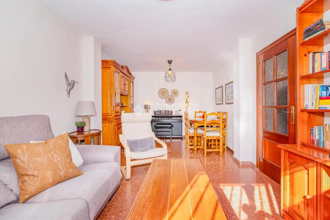 Casa adosada en venda a Poniente