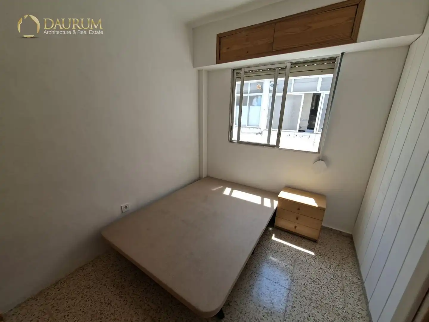 Schlafzimmer von Dachboden zum Verkauf in Alicante / Alacant mit Klimaanlage, Abstellraum und Möbliert